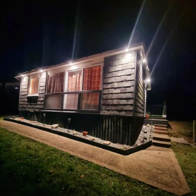 Cosy Hideaway Lodge In Glan Gwna Caeathro المظهر الخارجي الصورة